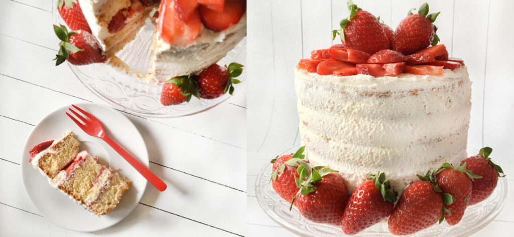 Erdbeerkuchen mit Erdbeeren rundherum auf rechter Seite des Bildes, auf der linken Seite sieht man ein aufgeschnittenes Stück Kuchen mit einem Plastikgabel